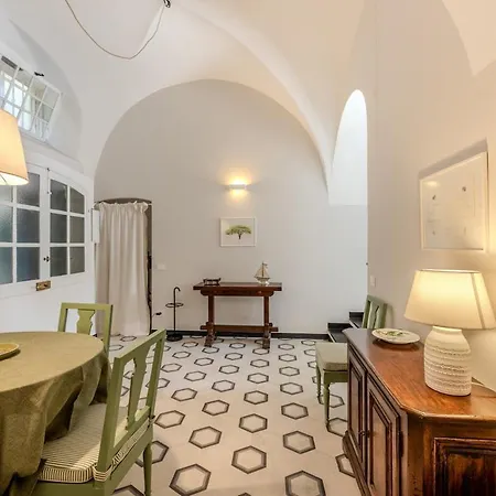 Palazzo 600 - Historic Vaulted Ceilings, 2 Minutes From The Sea * Laigueglia
