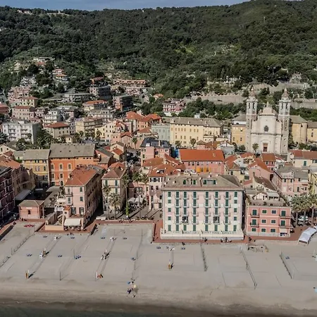 Appartement Palazzo 600 - Historic Vaulted Ceilings, 2 Minutes From The Sea *