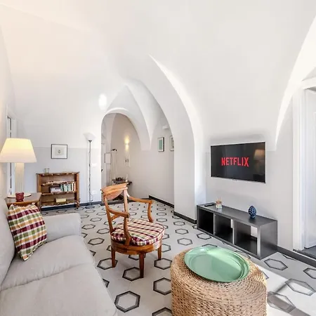 Palazzo 600 - Historic Vaulted Ceilings, 2 Minutes From The Sea Appartement Laigueglia